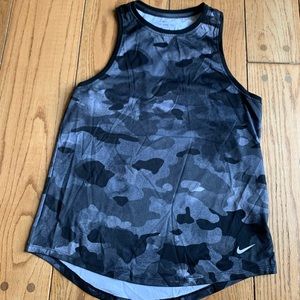 NIKE WOMENS tank top
